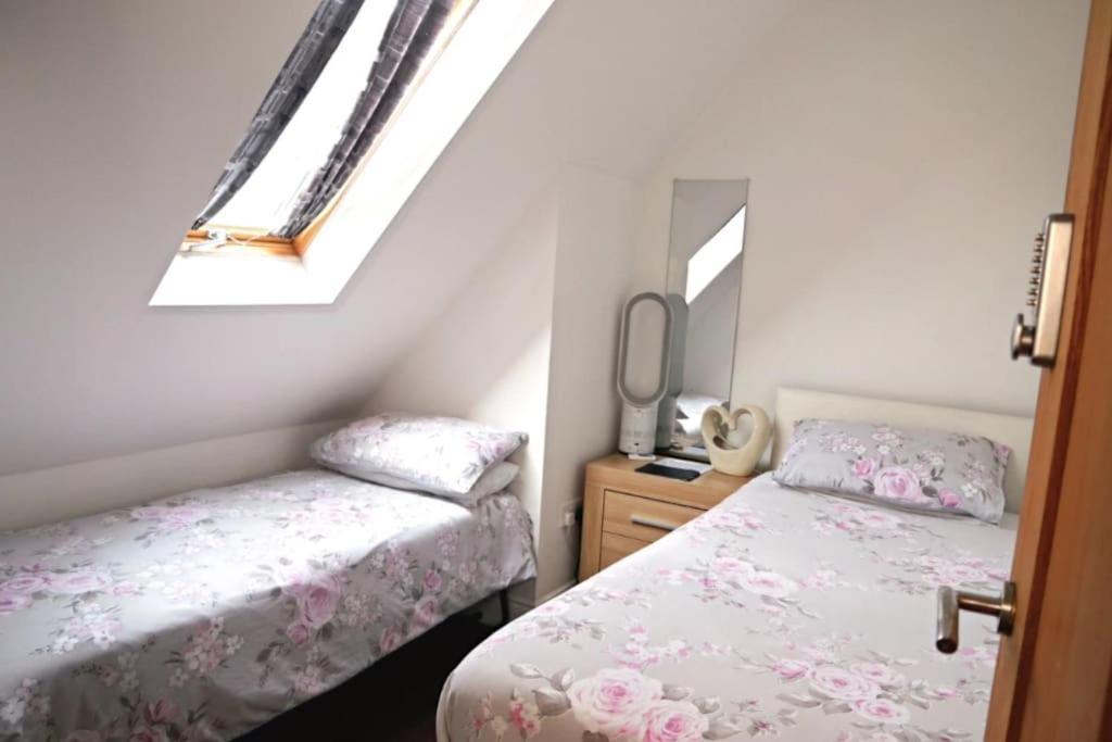 Hen & Stag Retreat Weekend Stay Sleeps 10 To 30 Тетфорд Екстер'єр фото